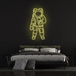 Astronaut Neon Light – LED wall decor for game rooms and kids' spaces, combining fun design with practical use as a night light.